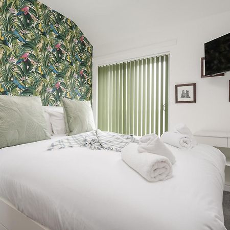 Buxton Apartment - 1 Bed, Free Parking, Wi-Fi Hazel Grove Esterno foto