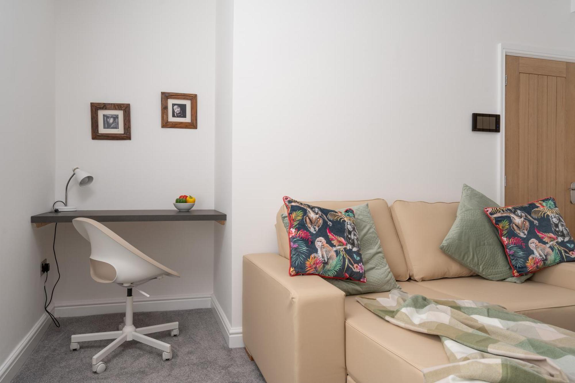 Buxton Apartment - 1 Bed, Free Parking, Wi-Fi Hazel Grove Esterno foto